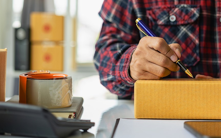 How are small businesses in the Western U.S. navigating the economy?