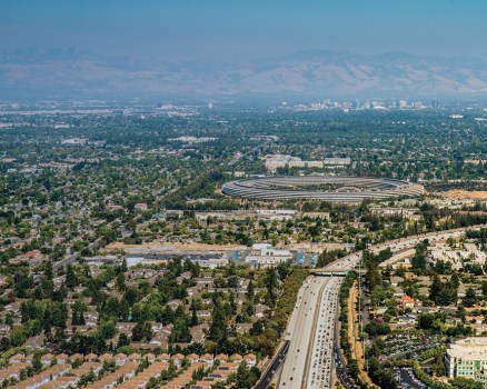 carousel_SVDX_100925