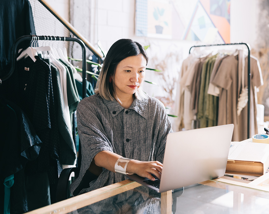 AI Adoption Among Small Businesses: Qualitative Insights from the Small Business Credit Survey