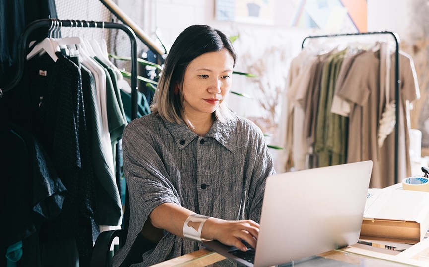 AI Adoption Among Small Businesses: Qualitative Insights from the Small Business Credit Survey